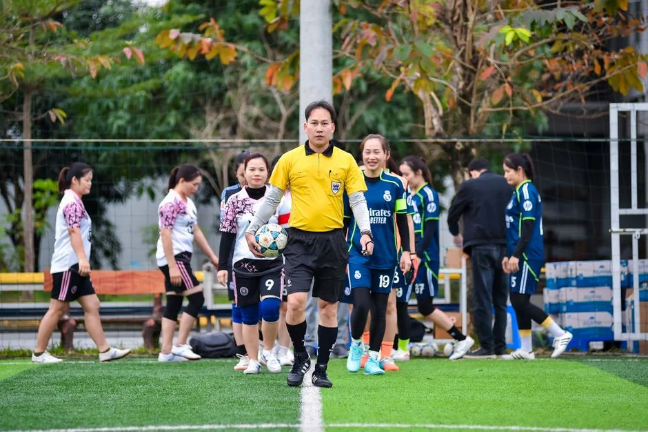 维斯塔潘排位赛圈速优势明显红牛新套件效果引热议